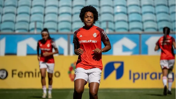 Gurias Coloradas durante aquecimento antes do duelo contra o Grêmio na final do Gauchão Feminino