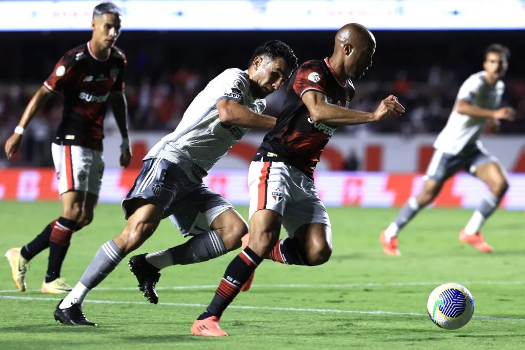 Lucas em partida contra o Galo. Foto: Marcello Zambrana/AGIF