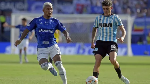 Photo – IMAGO. Cruzeiro é dominado pelo Racing no primeiro tempo e acaba ficando sem o título da Sul-Americana