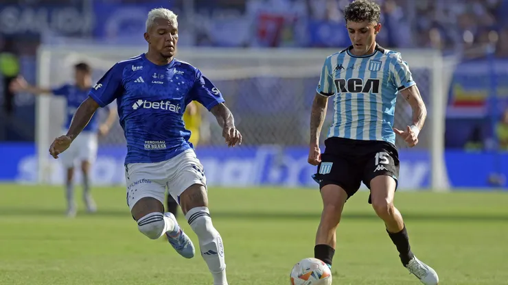 Photo - IMAGO. Cruzeiro é dominado pelo Racing no primeiro tempo e acaba ficando sem o título da Sul-Americana