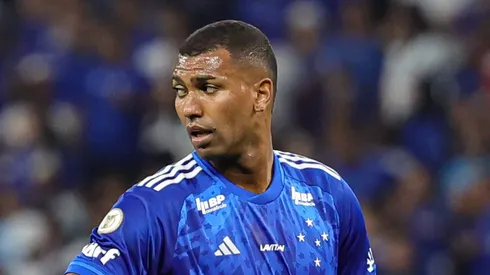 Walace, jogador do Cruzeiro, durante partida contra o Atletico-MG pelo Campeonato Brasileiro
