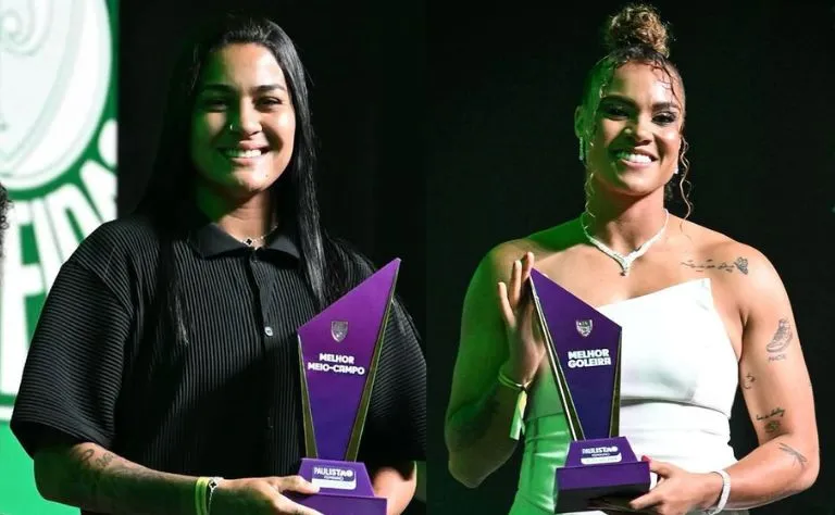 Brena, meia-campista e  Natasha, goleira do Palmeiras durante premiação do Paulistão Feminino. Foto: Rodrigo Corsi e Rebeca Reis/Ag. Paulistão