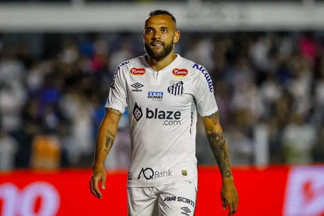 Foto: Marco Miatelo/AGIF – Guilherme está sendo disputado por muitos times no mercado da bola.