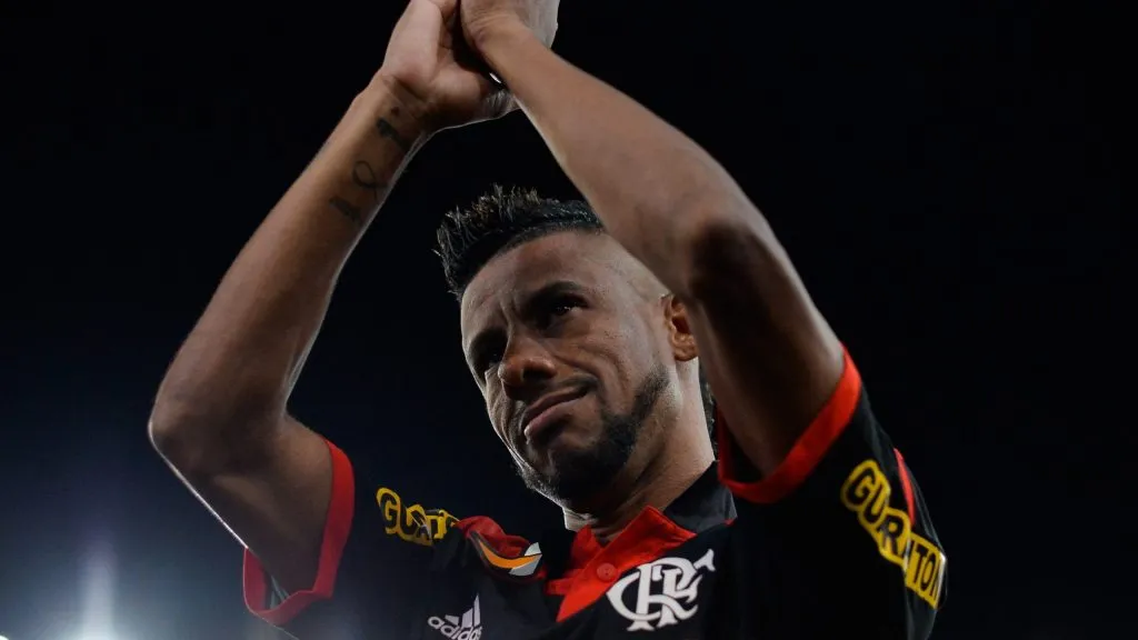Léo Moura em sua despedida pelo Flamengo. Foto: Pedro Martins/AGIF