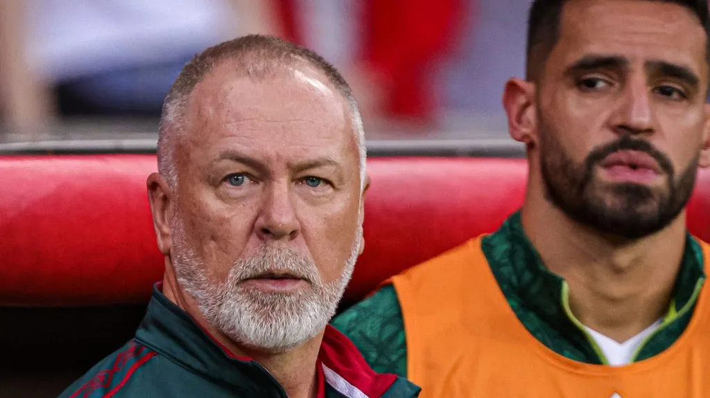 Mano Menezes e Renato Augusto. Foto: Maxi Franzoi/AGIF