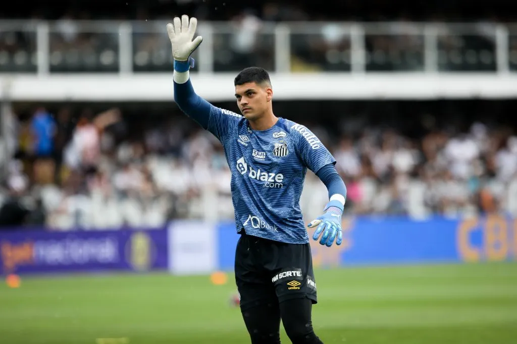 Gabriel Brazão em partida na Vila Belmiro. Foto: Reinaldo Campos/AGIF