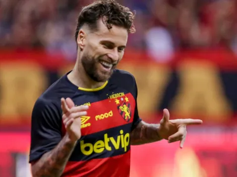 Aderlan, do Santos, vai jogar com Lucas Lima no Sport