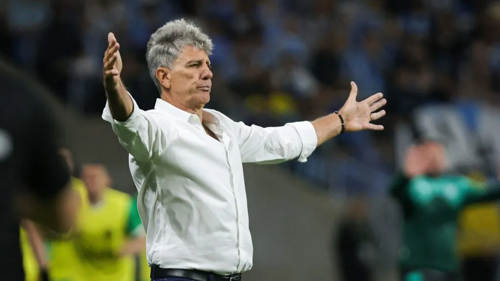 Renato Portaluppi em ação no duelo contr ao Juventude. Empate foi indigesto –  Foto: Maxi Franzoi/AGIF