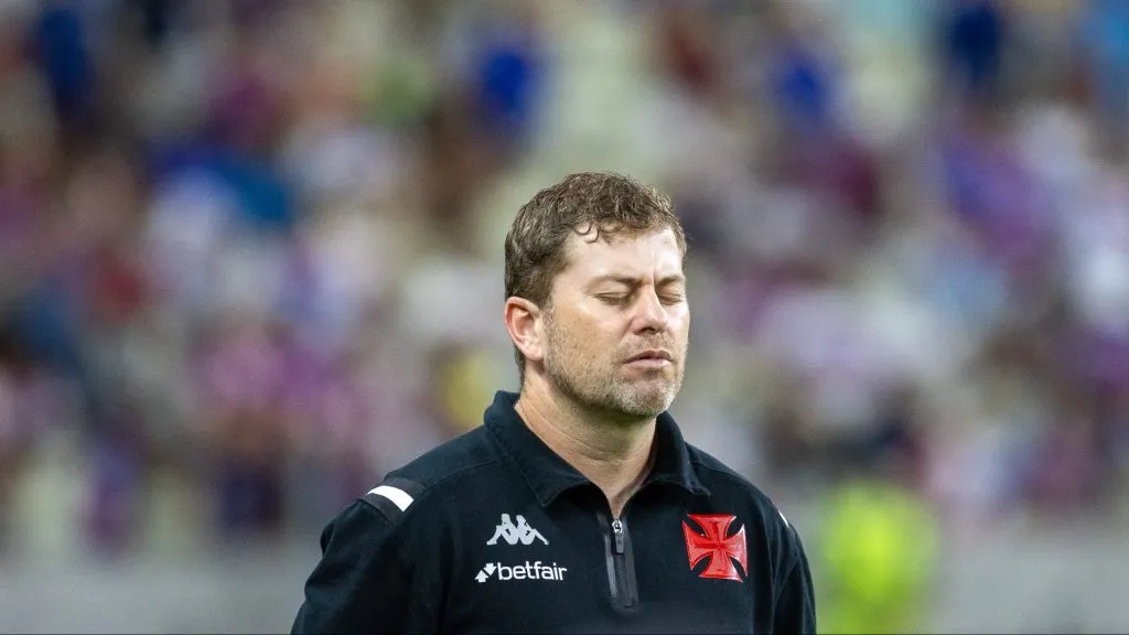 Rafael Paiva é reprovado pela torcida do Vasco - Foto: Baggio Rodrigues/AGIF.