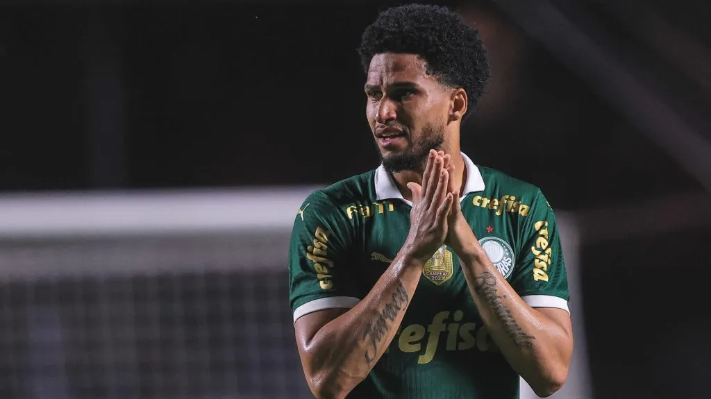 Murilo rezando em jogo do Palmeiras - Foto: AGIF