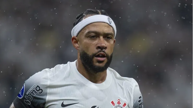 Foto: Anderson Romao/AGIF - Depay, jogador do Corinthians