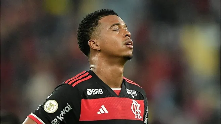 Carlinhos não deve ficar no Flamengo em 2025
