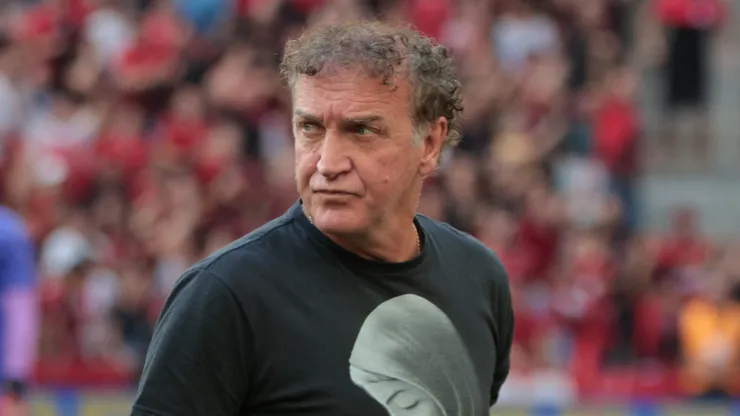 Acerto com Cuca depende de aval da torcida