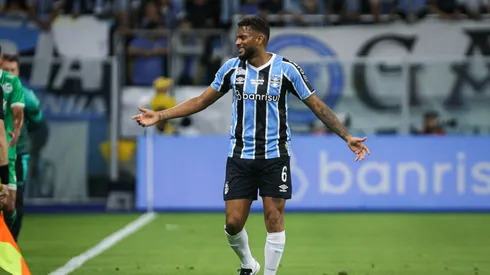 Jogador vem sendo duramente criticado na torcida.