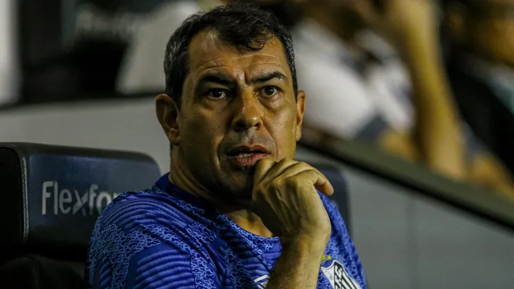 Saída de Carille foi reprovada pelo elenco do Santos.