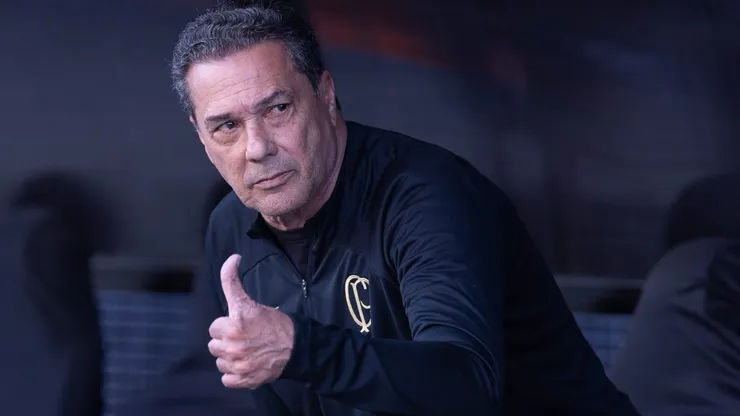 Jogador do Cruzeiro é exaltado por Luxa.
