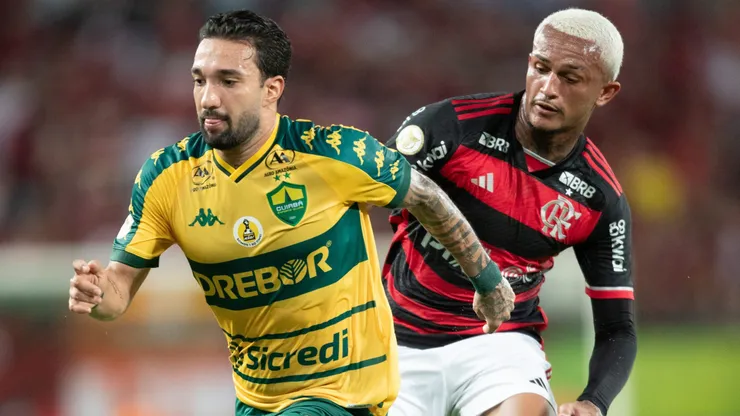 Clayson jogador do Cuiabá disputa lance com Wesley jogador do Flamengo durante partida na Arena Pantanal pelo Campeonato Brasileiro A 2024. Foto: Gil Gomes/AGIF