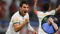 Veiga comemorando o gol e Ceni lamentando.