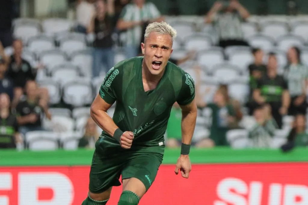 Foto: Robson Mafra/AGIF – Matheus Frizzo deve jogar no Internacional em 2025