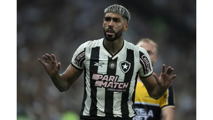 Barboza em ação pelo Glorioso.