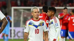 Soteldo durante partida contra o Chile.