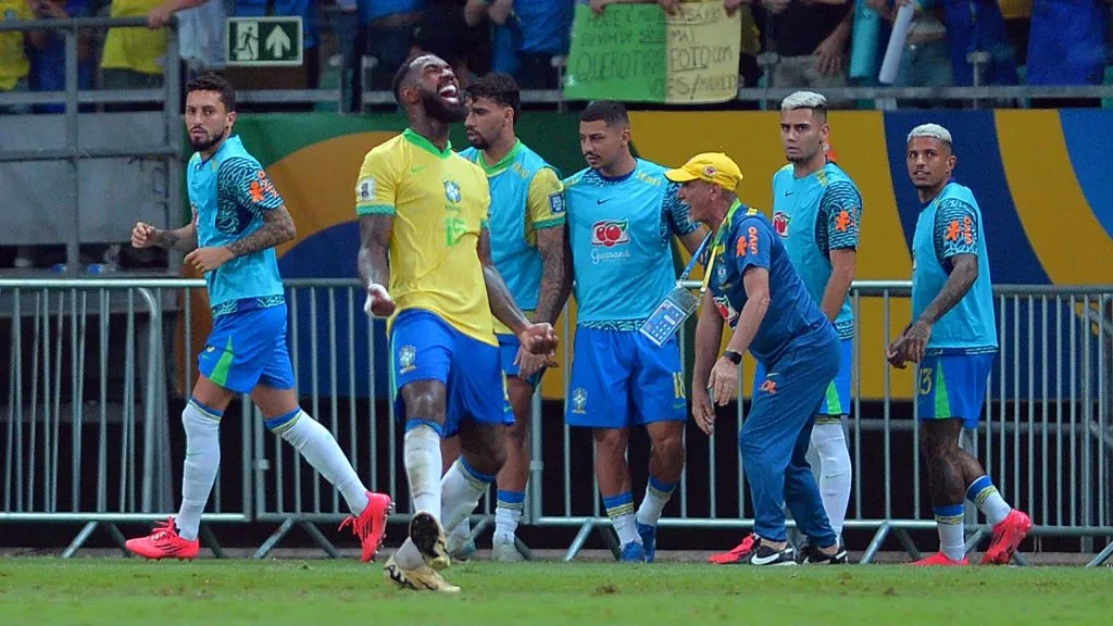 Gerson foi o autor do gol de empate do Brasil.