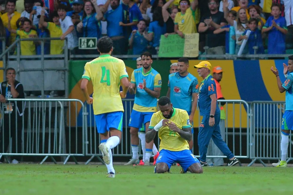 Gerson comemora o gol de empate aos 16 minutos do segundo tempo. Foto: Walmir Cirne/AGIF