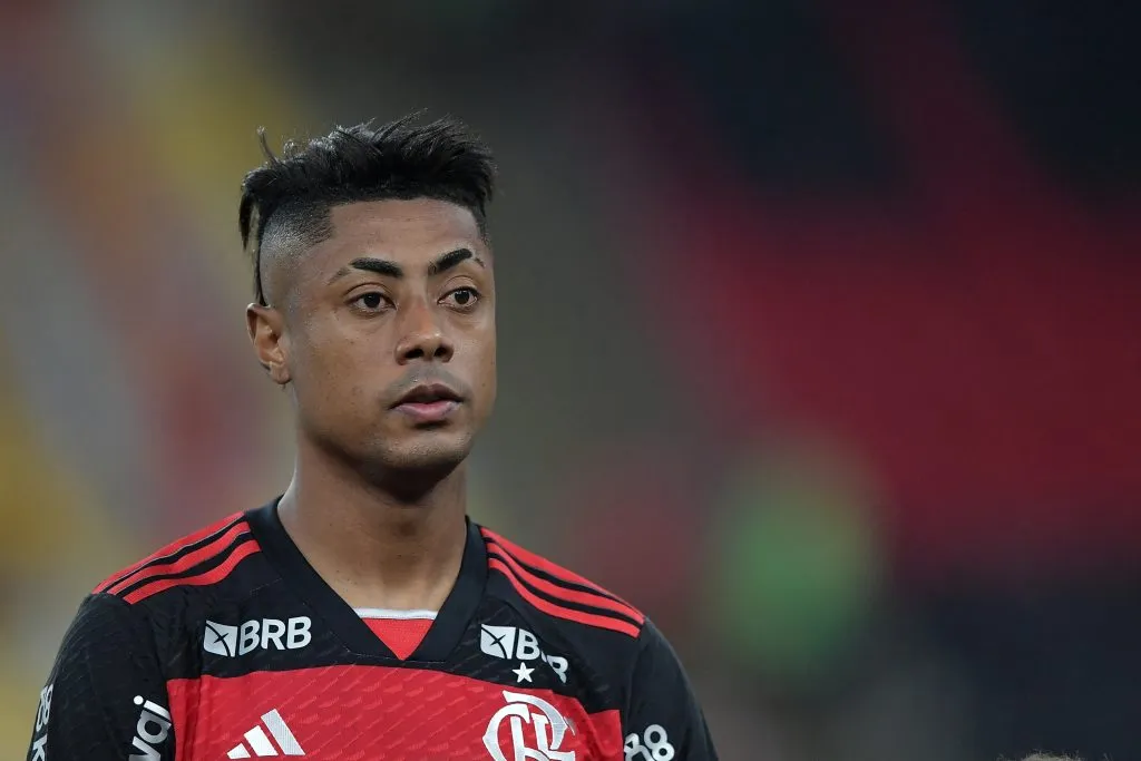Bruno Henrique foi titular e capitão do Flamengo. Thiago Ribeiro/AGIF.