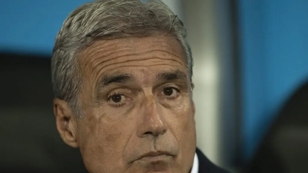 . Foto: Jorge Rodrigues/AGIF – Luís Castro ainda é a prioridade do presidente Augusto Melo e do diretor Fabinho Soldado.