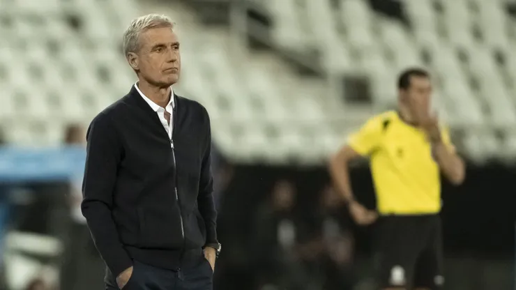 Luís Castro em partida pelo Botafogo, em 2023