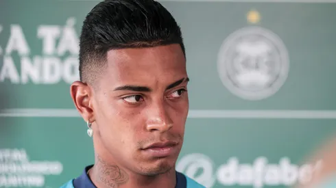 Alef Manga se posicionou sobre interesse do Vasco