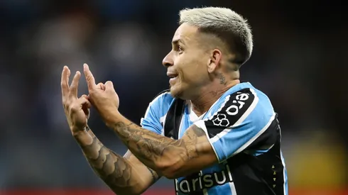 Atacante jogou bem no Grêmio - Foto: Pedro H. Tesch/Getty Images.