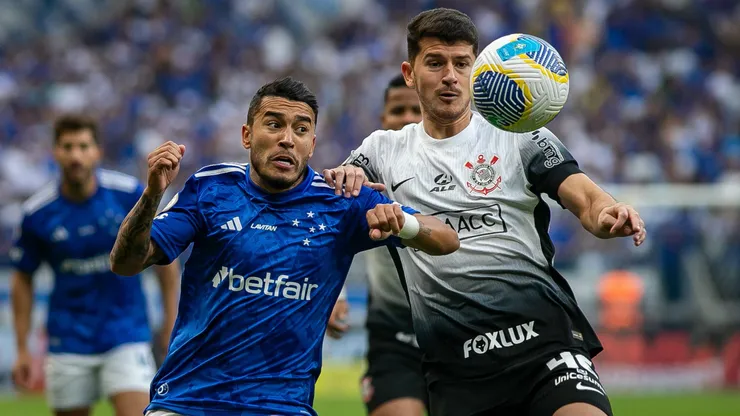 William jogador do Cruzeiro durante partida contra o Corinthians no Mineirão pelo Campeonato Brasileiro A 2024. Foto: Fernando Moreno/AGIF