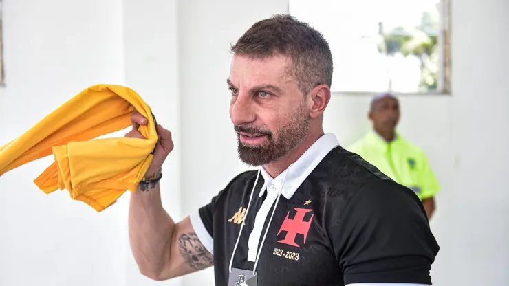Vasco busca contratação de dois nomes na Europa