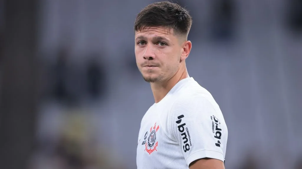 Para Vampeta, Rodrigo Garro é um dos três que se salvam no Timão – Foto: Ettore Chiereguini/AGIF