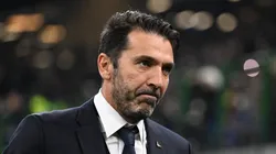 - Ex-goleiro e lenda Buffon