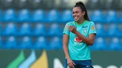 Priscila, jogadora da Seleção durante aquecimento para os amistosos da Colômbia e que pode ser desfalque nos jogos contra a Austrália