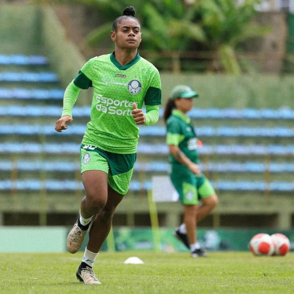 Tainá Maranhão, atacante do Palmeiras durante atividade individual de preparação para o Paulistão Feminino contra o Corinthians. Foto: Paloma Cassiano/Palmeiras