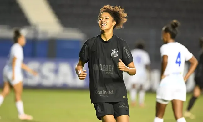 Gi Fernandes, jogadora do Corinthians em goleada de 4 a 0 sobre o Tatuapé pelo Paulistão na fase de grupos do Campeonato Paulista Feminino.   Foto: João Loureiro/Ag. Paulistão