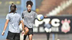 Gi Fernandes, jogadora do Corinthians durante treino coletivo para semifinal contra o São Paulo pelo Campeonato Paulista Feminino