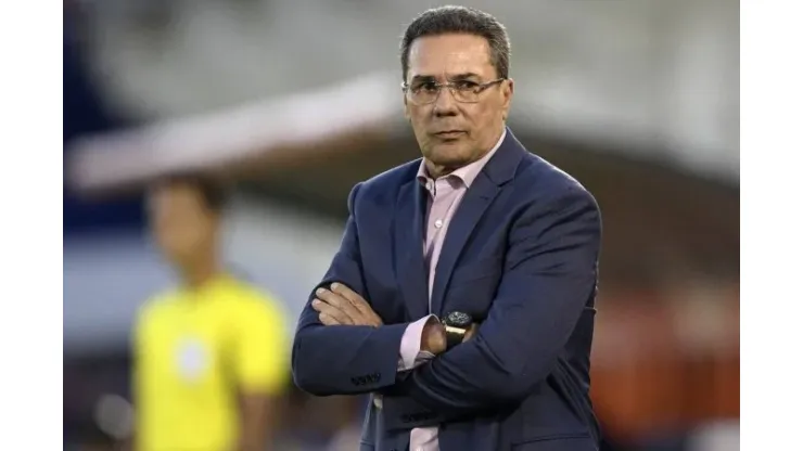Luxemburgo comenta sobre Adriano no Flamengo. Foto: Juan Mabrobata / AFP -