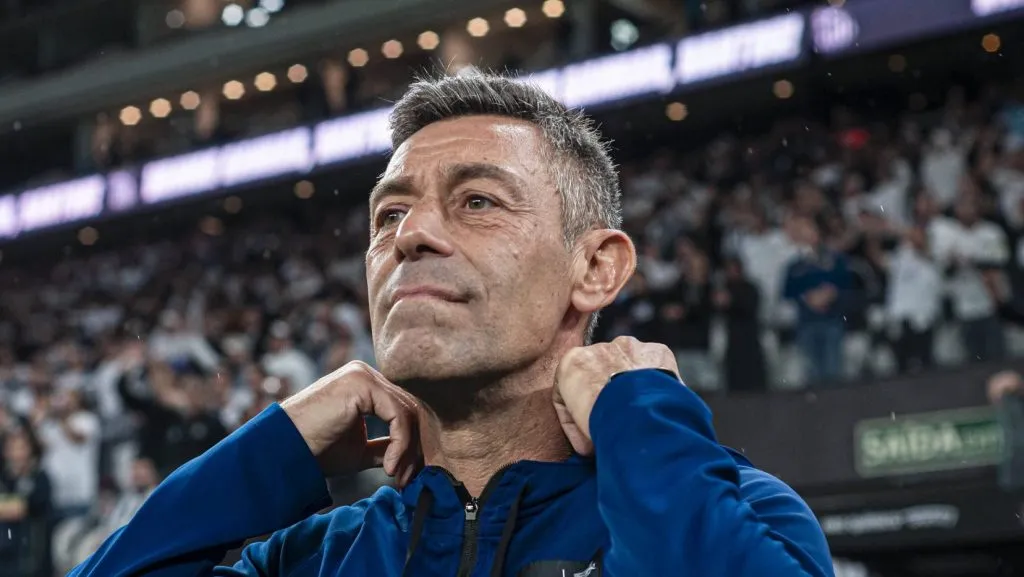 Foto: Anderson Lira/Fotoarena – Pedro Caixinha pode ser o novo treinador do Alvinegro em 2025.