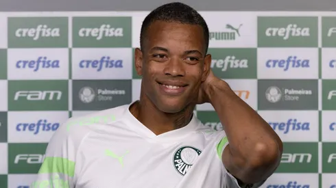 Caio Paulista, do Palmeiras, tem sondagem do Grêmio e pode abrir espaço no elenco. Bernabei é pensado para a LE - Foto: Ettore Chiereguini/AGIF.