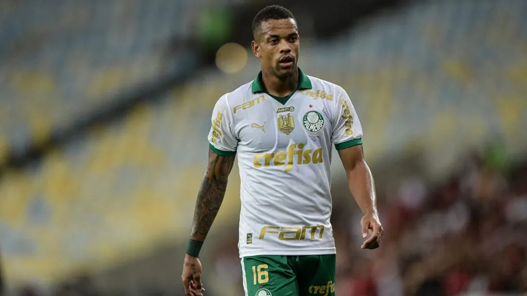 Caio Paulista não vingou no Palmeiras - Foto: Thiago Ribeiro/AGIF.