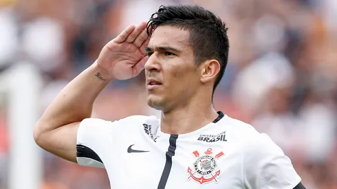 Flamengo aguarda pagamento do Corinthians por Balbuena.