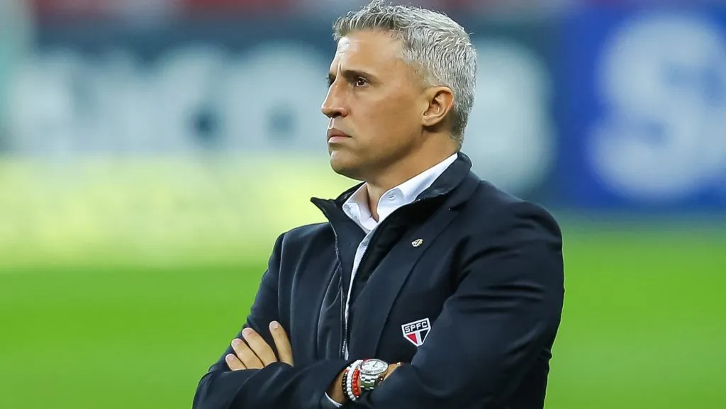 Crespo durante partida. Foto: Pedro H. Tesch/AGIF