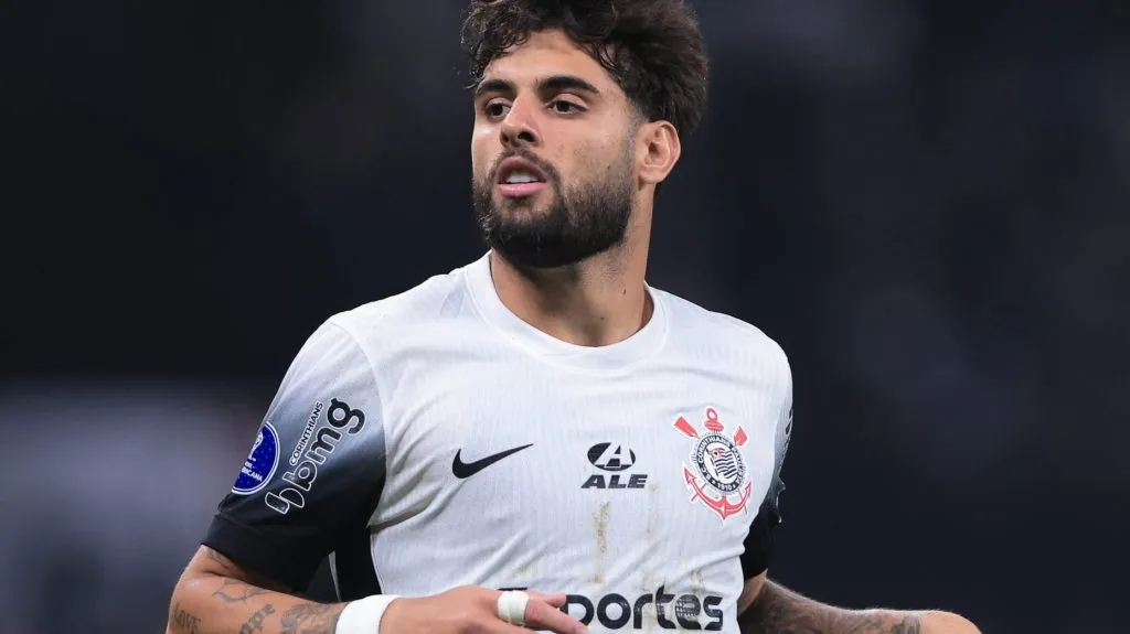 Yuri Albeto é considerado negocíavel, mas por conta de poder atrair possíveis interessados. Portanto, ele está nos planos para 2025 – Foto: Ettore Chiereguini/AGIF