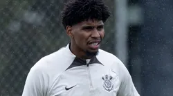 Hugo Souza durante treinamento no CT Joaquim Grava. Foto: Rodrigo Coca/Ag. Corinthians