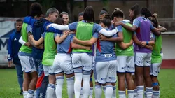 Cabulosas do Cruzeiro durante pausa no aquecimento para duelo contra o Nacional que resultou na classificação das mineiras na final do Campeonato Mineiro