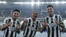 RJ - RIO DE JANEIRO - 07/07/2024 - BRASILEIRO A 2024, BOTAFOGO X ATLETICO-MG - Allan, Almada e Igor Jesus jogadores do Botafogo apresentados a torcida antes da partida contra o Atletico-MG no estadio Engenhao pelo campeonato Brasileiro A 2024. Foto: Thiago Ribeiro/AGIF
